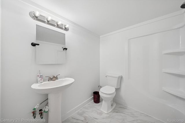 1268 Amarillo Street, Wolverine Lake Village, MI 48390