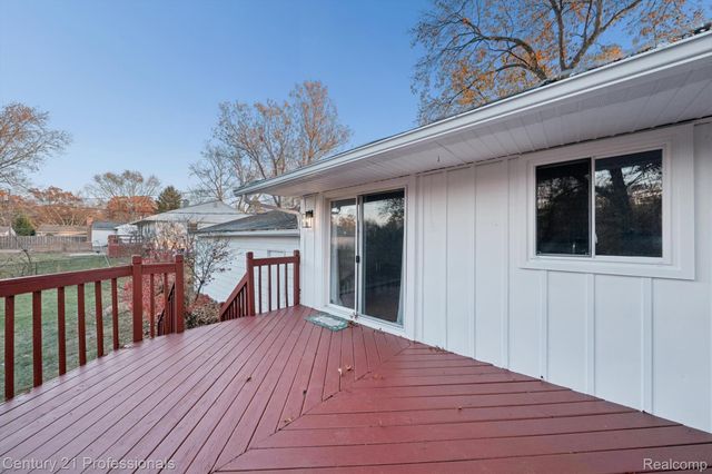 1268 Amarillo Street, Wolverine Lake Village, MI 48390