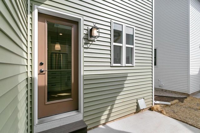 2811 Crinkle Root Drive, Fitchburg, WI 53711