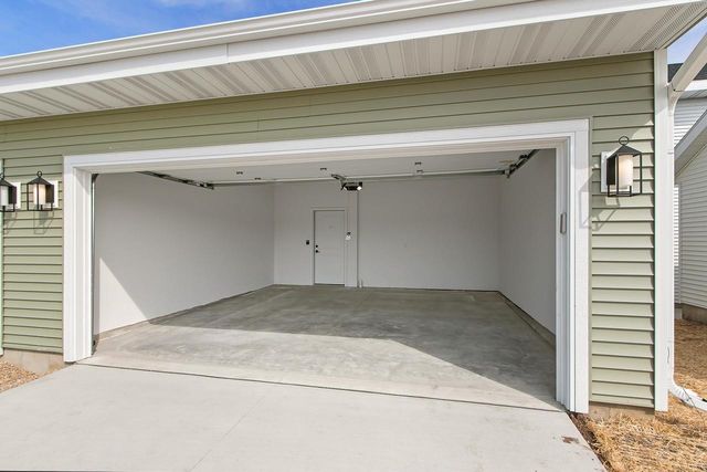 2811 Crinkle Root Drive, Fitchburg, WI 53711