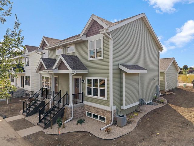 2811 Crinkle Root Drive, Fitchburg, WI 53711