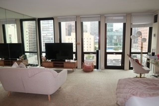 1 E Scott Street 1105, Chicago, IL 60610