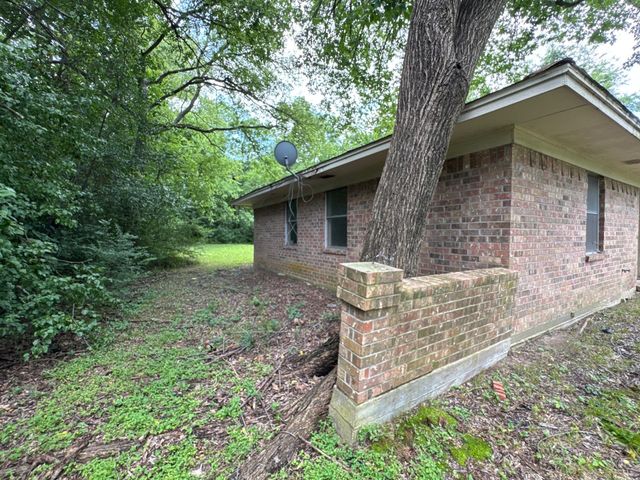 321 Beckham Street W, Sulphur Springs, TX 75482
