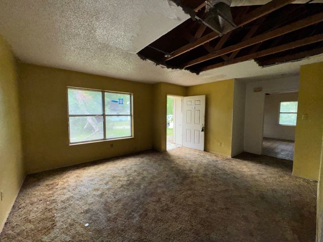 321 Beckham Street W, Sulphur Springs, TX 75482