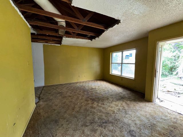 321 Beckham Street W, Sulphur Springs, TX 75482