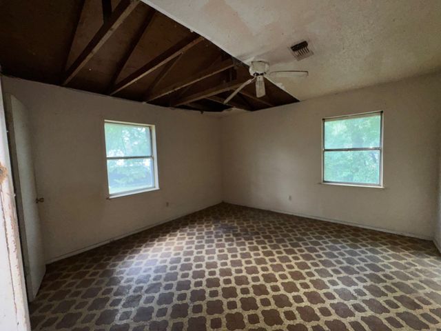 321 Beckham Street W, Sulphur Springs, TX 75482