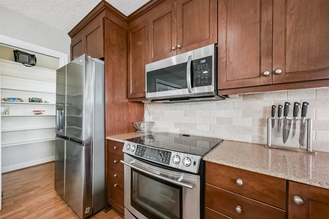 1335 Edwards Drive, Dickinson, TX 77539