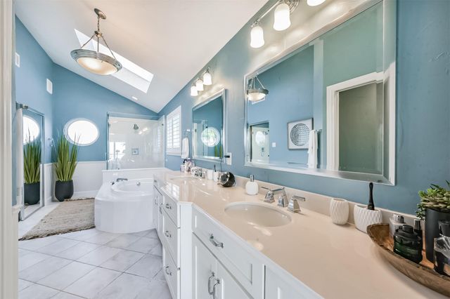 1335 Edwards Drive, Dickinson, TX 77539