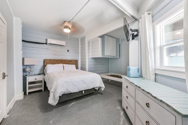 1335 Edwards Drive, Dickinson, TX 77539