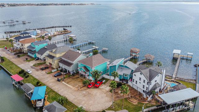 1335 Edwards Drive, Dickinson, TX 77539