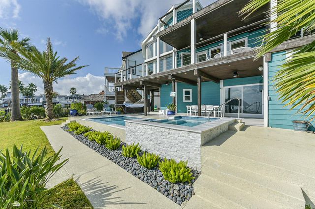 1335 Edwards Drive, Dickinson, TX 77539