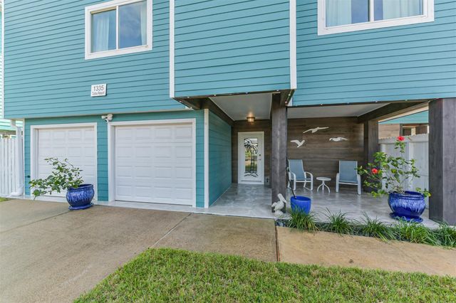 1335 Edwards Drive, Dickinson, TX 77539