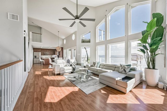 1335 Edwards Drive, Dickinson, TX 77539