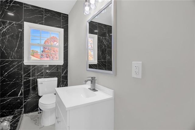 1002 Cliff Road, Asheboro, NC 27205