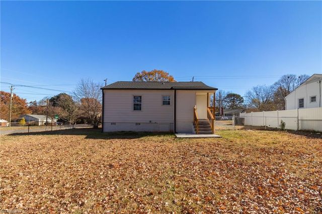 1002 Cliff Road, Asheboro, NC 27205