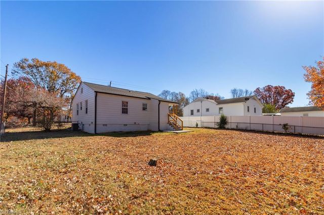 1002 Cliff Road, Asheboro, NC 27205