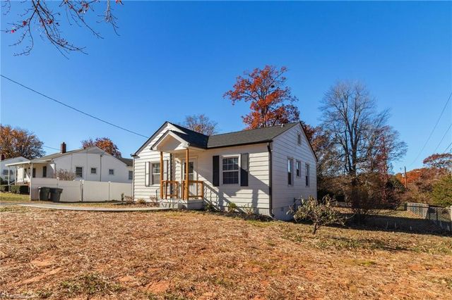 1002 Cliff Road, Asheboro, NC 27205