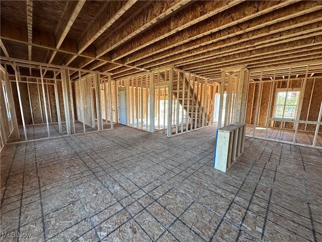 2963 McIntosh Drive NE, Louisville, OH 44641