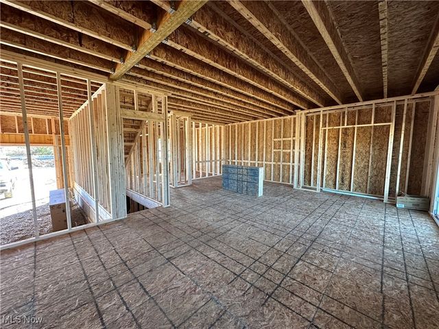 2963 McIntosh Drive NE, Louisville, OH 44641