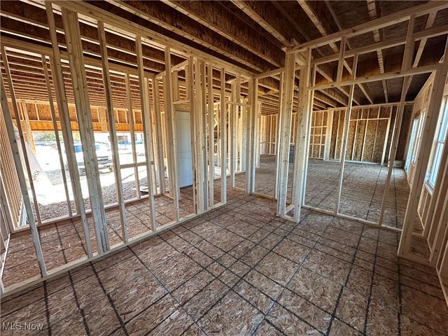 2963 McIntosh Drive NE, Louisville, OH 44641