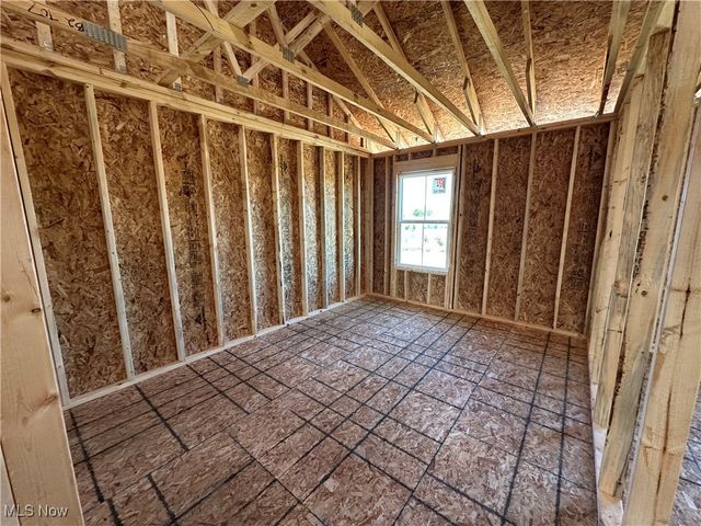 2963 McIntosh Drive NE, Louisville, OH 44641