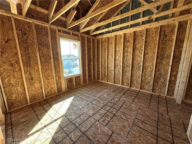 2963 McIntosh Drive NE, Louisville, OH 44641