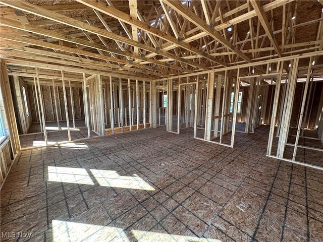 2963 McIntosh Drive NE, Louisville, OH 44641