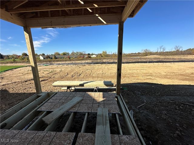 2963 McIntosh Drive NE, Louisville, OH 44641