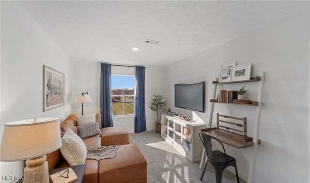 2963 McIntosh Drive NE, Louisville, OH 44641