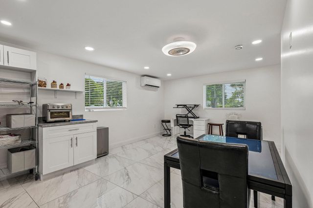 2001 N 22ND Avenue, Hollywood, FL 33020