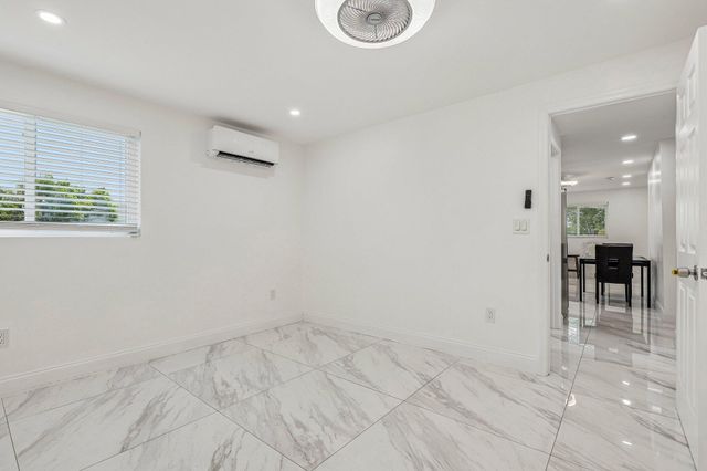 2001 N 22ND Avenue, Hollywood, FL 33020
