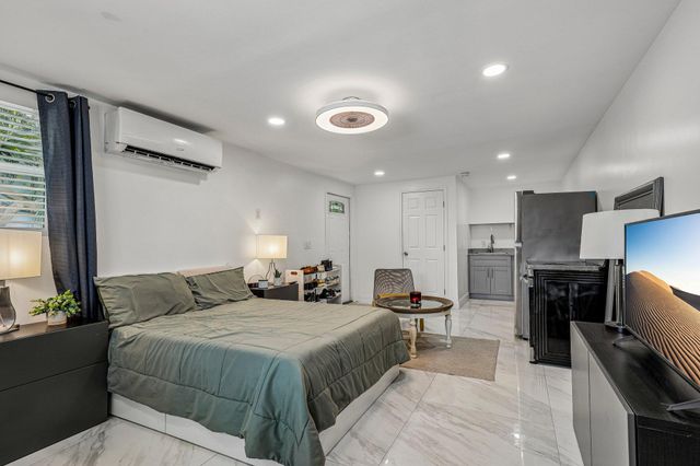 2001 N 22ND Avenue, Hollywood, FL 33020