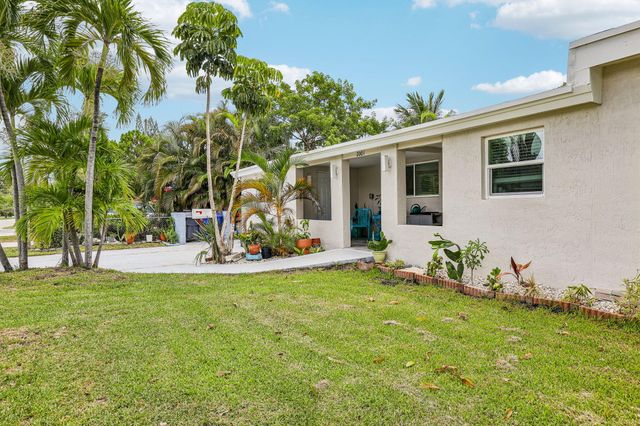 2001 N 22ND Avenue, Hollywood, FL 33020