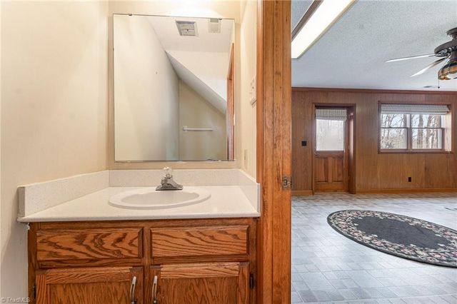 321 Deerwood Lane, Stoneville, NC 27048