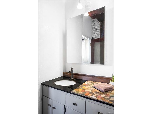 3733 N Franklin St, Denver, CO 80205