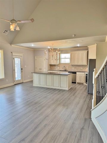 7701 SW Marshall DR, Lawton, OK 73505
