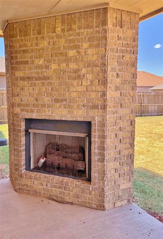 7701 SW Marshall DR, Lawton, OK 73505