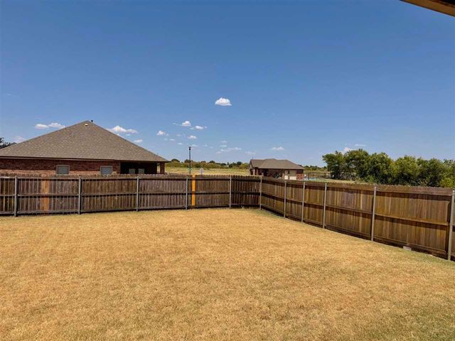 7701 SW Marshall DR, Lawton, OK 73505