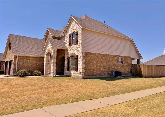 7701 SW Marshall DR, Lawton, OK 73505