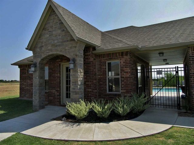 7701 SW Marshall DR, Lawton, OK 73505