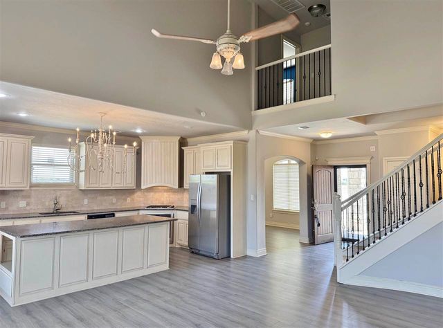 7701 SW Marshall DR, Lawton, OK 73505