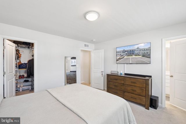 18255 SUMMIT POINTE DR, Triangle, VA 22172