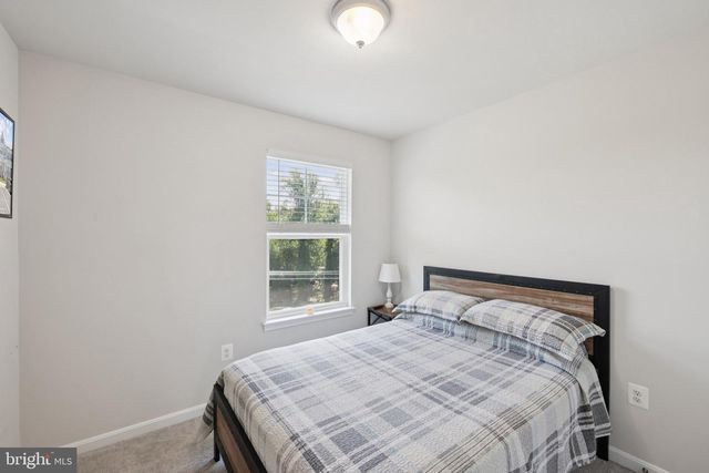 18255 SUMMIT POINTE DR, Triangle, VA 22172