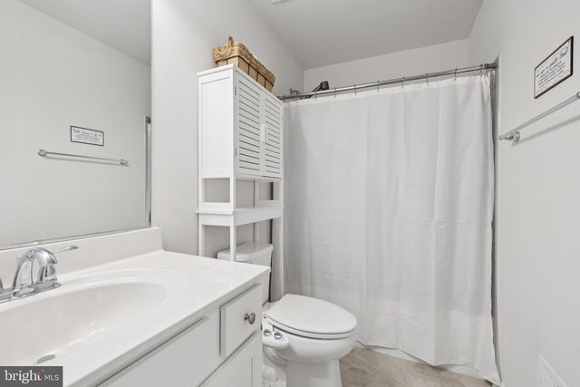 18255 SUMMIT POINTE DR, Triangle, VA 22172