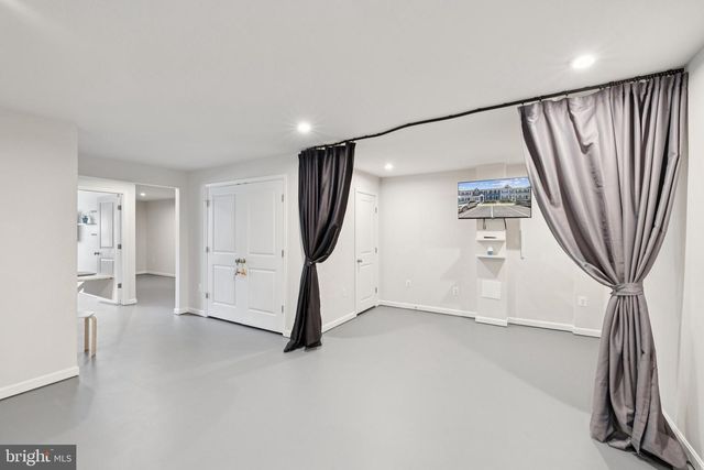 18255 SUMMIT POINTE DR, Triangle, VA 22172