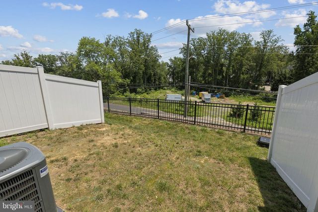 18255 SUMMIT POINTE DR, Triangle, VA 22172