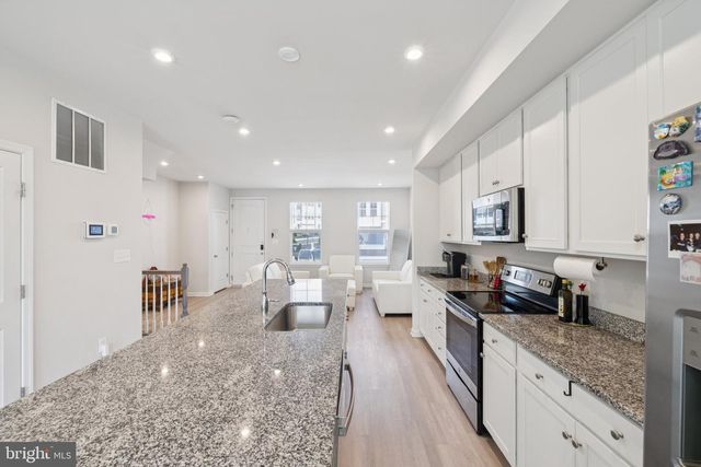 18255 SUMMIT POINTE DR, Triangle, VA 22172