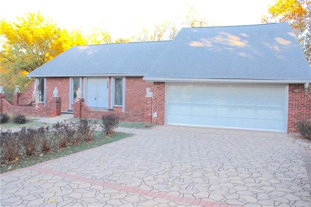 1128 NE 97th Place, Kansas City, MO 64155