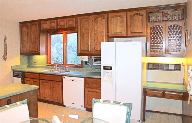 1128 NE 97th Place, Kansas City, MO 64155