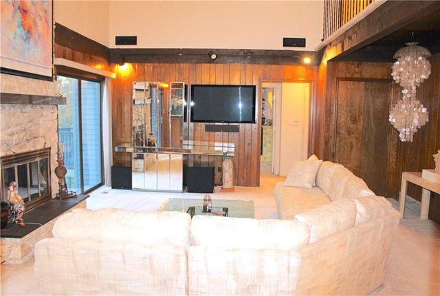 1128 NE 97th Place, Kansas City, MO 64155